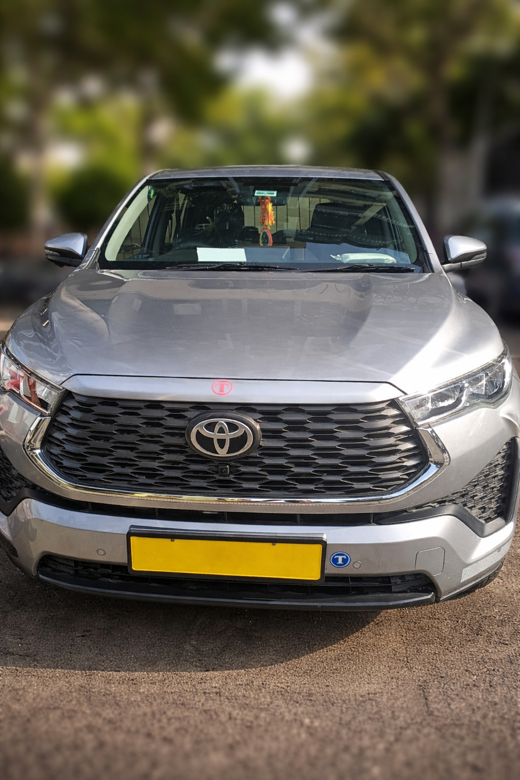 Toyota Innova Hycross luxury car rental in Mumbai
