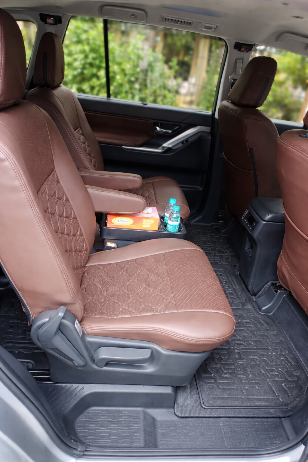 Toyota Innova Hycross luxury car rental in Mumbai