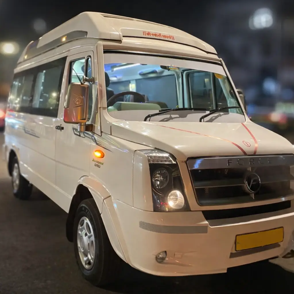 13 Seater Tempo Traveller